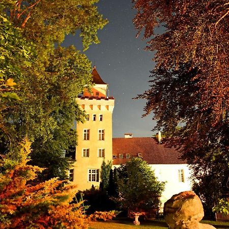 Zamek Nowecin Hotel Leba Exterior photo