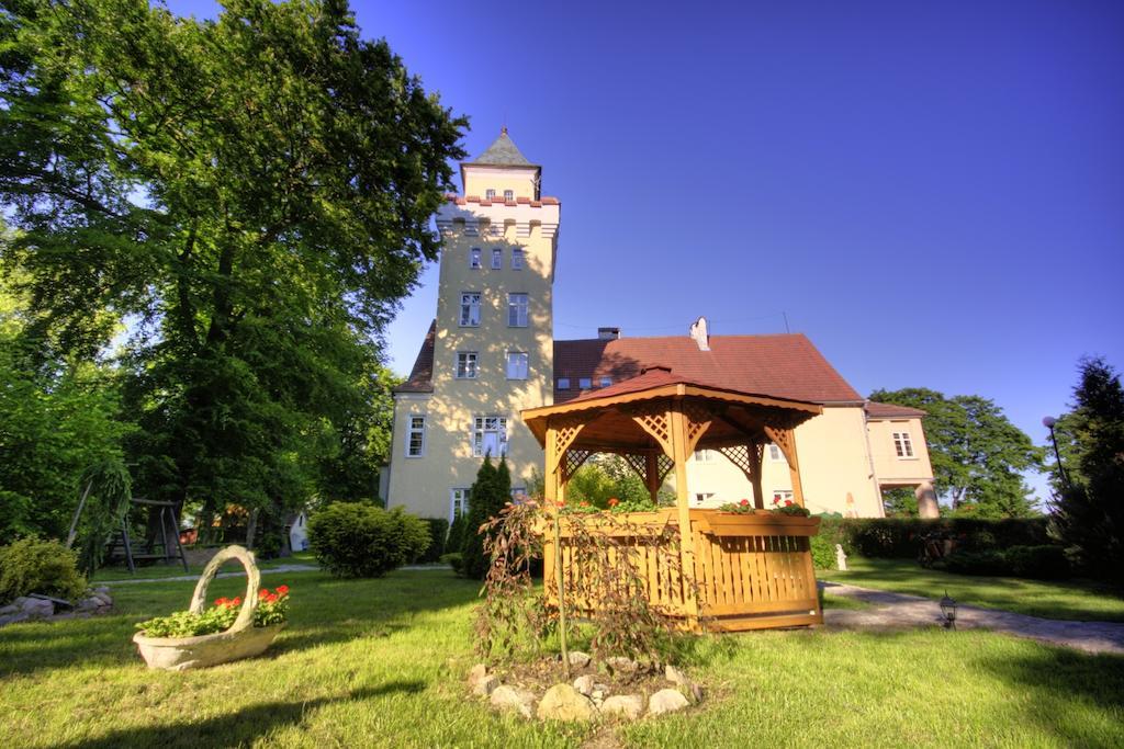 Zamek Nowecin Hotel Leba Exterior photo